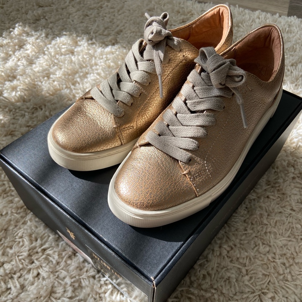 Frye Ivy Low Lace leather gold sneakers